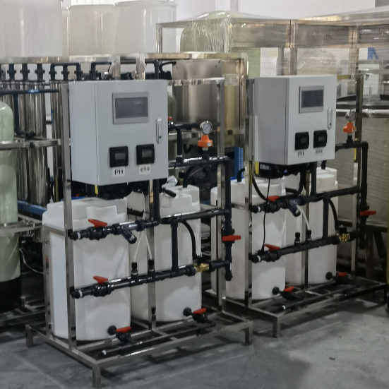 Dispositif de dosage d'eau en circulation pour la prévention de l'échelle et la stérilisation Système PLC