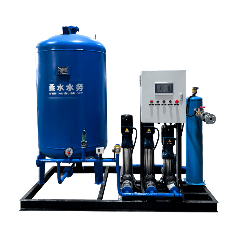 Équipement d'alimentation en eau à pression constante avec pompe et réservoir d'expansion